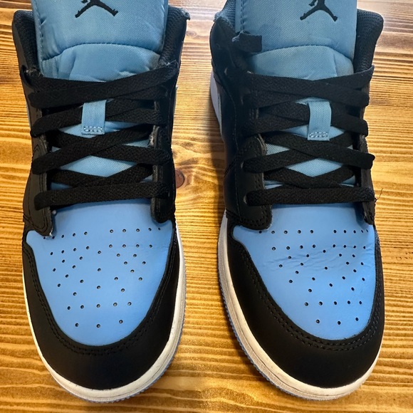 Jordan 1 Low - Picture 2 of 9